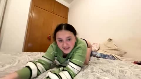 SulaySpain online show from December 5, 2025, 6:15 pm