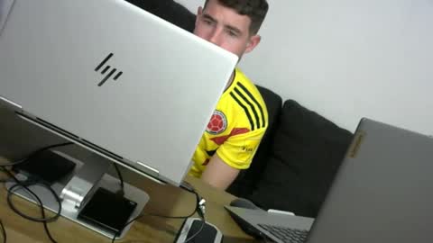 Snapshot of sultansgirls chatting on September 12, 2025, 10:10 pm The Sultan online show from September 12, 2025, 10:10 pm