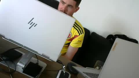 Snapshot of sultansgirls chatting on September 13, 2025, 7:35 pm The Sultan online show from September 13, 2025, 7:35 pm