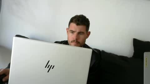 Snapshot of sultansgirls chatting on September 18, 2025, 4:20 pm The Sultan online show from September 18, 2025, 4:20 pm