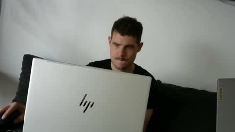 Snapshot of sultansgirls chatting on September 21, 2025, 5:03 pm The Sultan online show from September 21, 2025, 5:03 pm