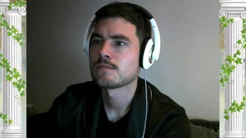 Snapshot of sultansgirls chatting on October 12, 2025, 10:03 am The Sultan online show from October 12, 2025, 10:03 am