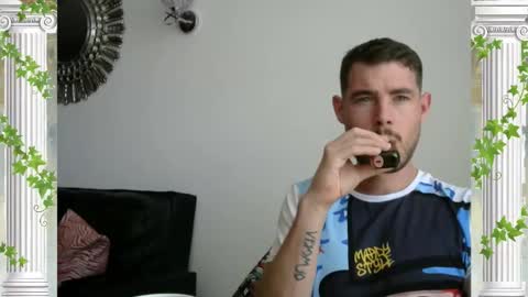 Snapshot of sultansgirls chatting on November 2, 2025, 3:58 pm The Sultan online show from November 2, 2025, 3:58 pm