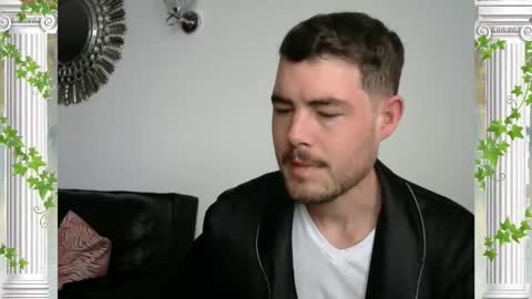 Snapshot of sultansgirls chatting on November 3, 2025, 4:41 pm The Sultan online show from November 3, 2025, 4:41 pm