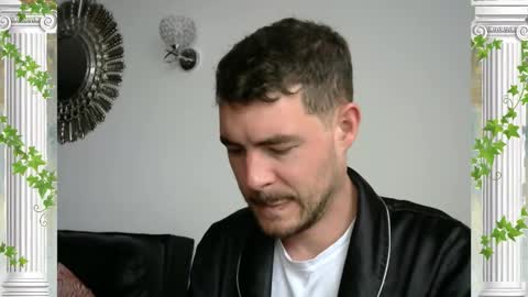 Snapshot of sultansgirls chatting on November 4, 2025, 4:28 pm The Sultan online show from November 4, 2025, 4:28 pm