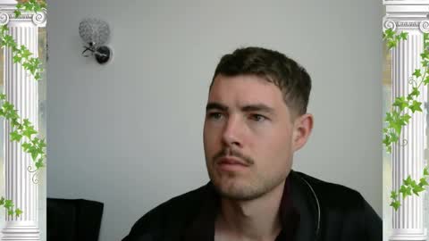 Snapshot of sultansgirls chatting on November 7, 2025, 4:29 pm The Sultan online show from November 7, 2025, 4:29 pm