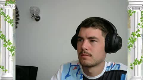 Snapshot of sultansgirls chatting on November 8, 2025, 6:40 pm The Sultan online show from November 8, 2025, 6:40 pm