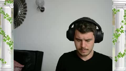 Snapshot of sultansgirls chatting on November 10, 2025, 4:28 pm The Sultan online show from November 10, 2025, 4:28 pm