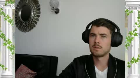 Snapshot of sultansgirls chatting on November 11, 2025, 4:07 pm The Sultan online show from November 11, 2025, 4:07 pm