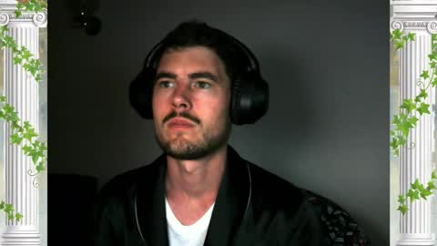 Snapshot of sultansgirls chatting on November 13, 2025, 8:35 am The Sultan online show from November 13, 2025, 8:35 am