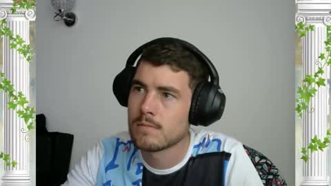 Snapshot of sultansgirls chatting on November 13, 2025, 8:52 pm The Sultan online show from November 13, 2025, 8:52 pm