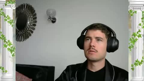 Snapshot of sultansgirls chatting on November 16, 2025, 4:12 pm The Sultan online show from November 16, 2025, 4:12 pm