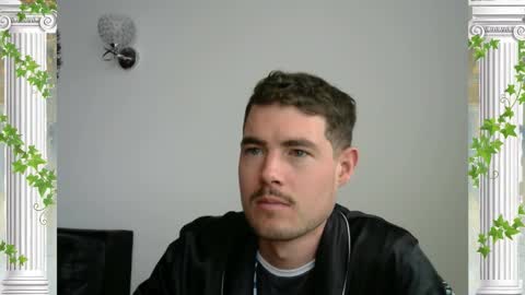 Snapshot of sultansgirls chatting on November 18, 2025, 3:16 pm The Sultan online show from November 18, 2025, 3:16 pm