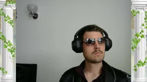 Snapshot of sultansgirls chatting on November 19, 2025, 6:30 pm The Sultan online show from November 19, 2025, 6:30 pm