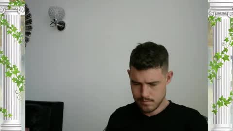 Snapshot of sultansgirls chatting on November 21, 2025, 3:54 pm The Sultan online show from November 21, 2025, 3:54 pm