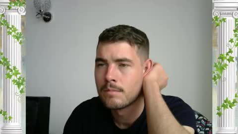 Snapshot of sultansgirls chatting on November 23, 2025, 7:35 pm The Sultan online show from November 23, 2025, 7:35 pm