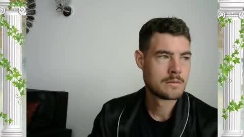 Snapshot of sultansgirls chatting on December 1, 2025, 6:24 pm The Sultan online show from December 1, 2025, 6:24 pm