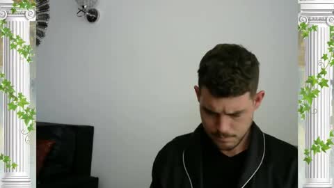 Snapshot of sultansgirls chatting on December 2, 2025, 2:45 pm The Sultan online show from December 2, 2025, 2:45 pm