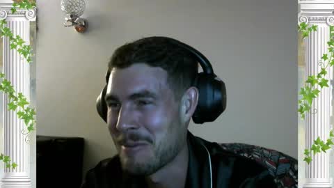 Snapshot of sultansgirls chatting on December 4, 2025, 3:49 am The Sultan online show from December 4, 2025, 3:49 am