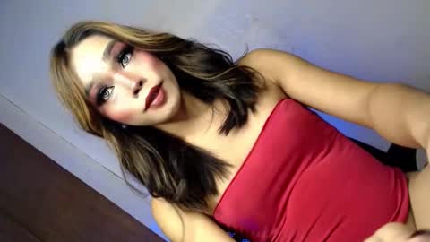 sultry_sirenxx online show from December 15, 2025, 3:49 pm