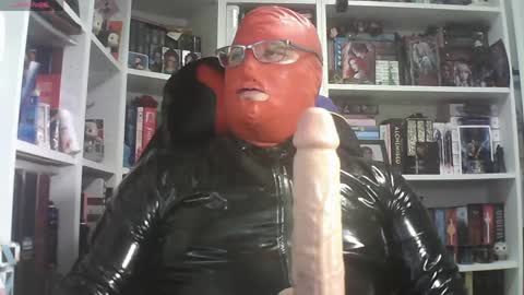 Sumisolatex online show from March 11, 2026, 6:25 pm