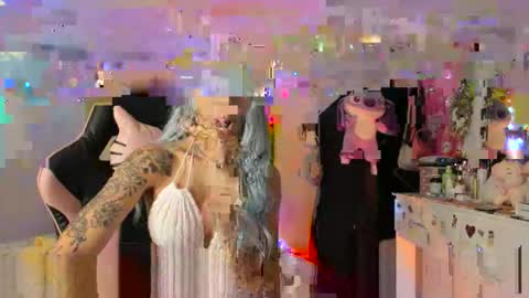 Snapshot of summer_09 chatting on June 5, 2026, 2:40 am summer 09 online show from June 5, 2026, 2:40 am