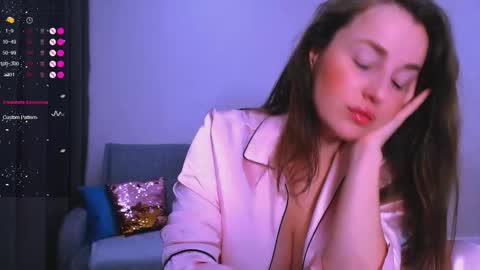 Christina online show from December 17, 2025, 3:29 pm