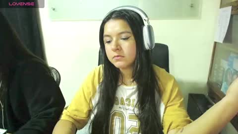 summer_girls01 online show from February 10, 2025, 5:03 am