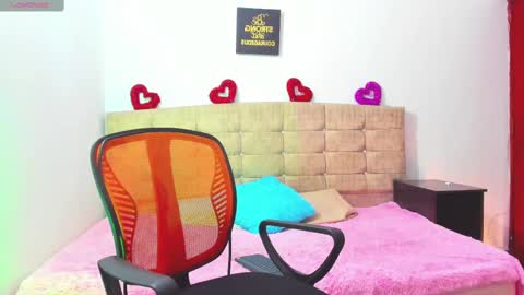 summer_girls01 online show from September 27, 2025, 10:04 pm