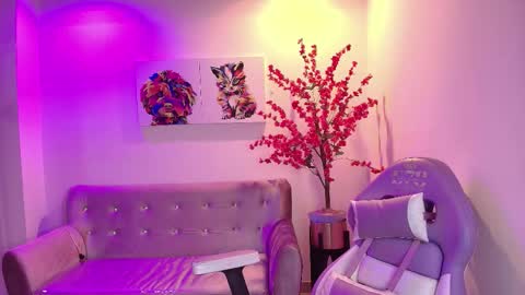 summer_miller online show from January 12, 2026, 11:26 am