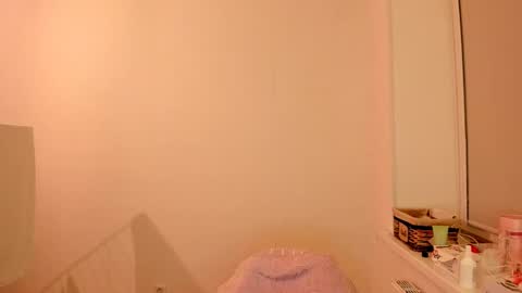 Summer Preston online show from March 10, 2025, 1:12 am