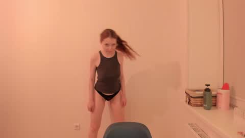 Summer Preston online show from April 17, 2026, 1:41 am