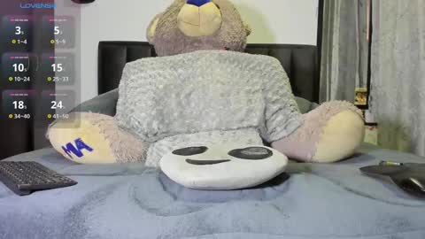 Snapshot of summer_romance chatting on September 24, 2025, 10:46 pm Andres-tattoos Derek Hairy online show from September 24, 2025, 10:46 pm