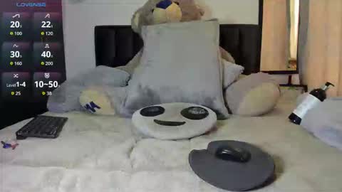 Snapshot of summer_romance chatting on February 20, 2026, 7:58 pm Andres-tattoos Derek Hairy online show from February 20, 2026, 7:58 pm