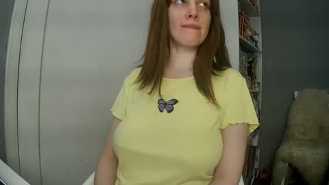 summerbluesky online show from April 14, 2026, 2:56 pm