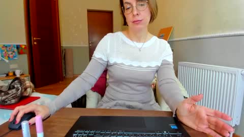 summerliza online show from January 10, 2025, 11:22 am