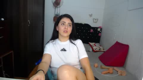 summer online show from December 19, 2025, 1:56 am