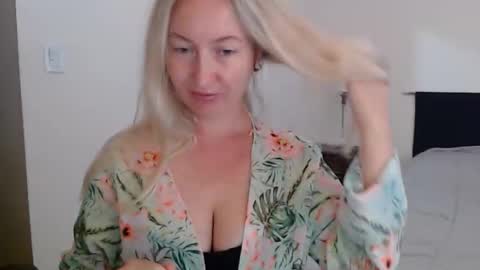 sunbrilliant online show from April 7, 2026, 2:17 pm