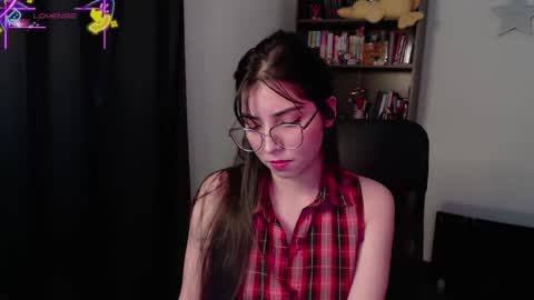  violetta  online show from November 15, 2025, 3:19 pm