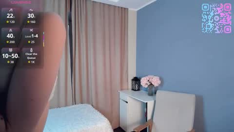 Kiki online show from March 18, 2026, 1:20 am