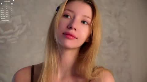 Lily online show from April 20, 2026, 3:04 pm