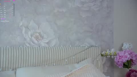 Lily online show from April 22, 2026, 2:51 pm