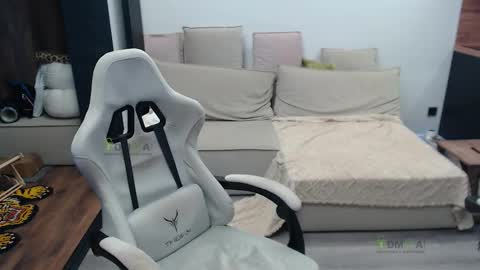 Alice and Sergey online show from February 16, 2026, 6:31 am