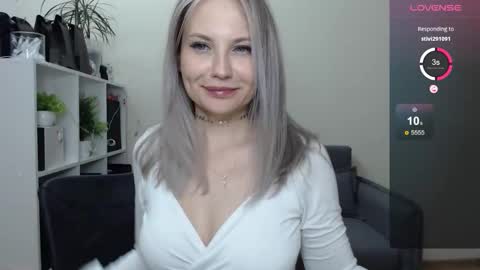 Snapshot of sunny_bunny6 chatting on December 28, 2024, 9:08 pm Naomi online show from December 28, 2024, 9:08 pm