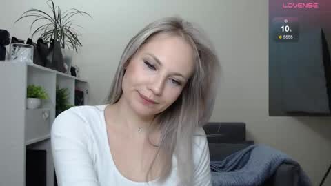 Snapshot of sunny_bunny6 chatting on December 30, 2024, 8:58 pm Naomi online show from December 30, 2024, 8:58 pm