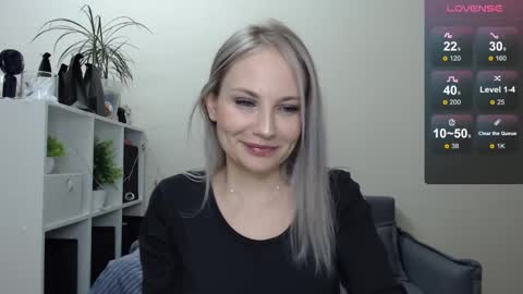 Snapshot of sunny_bunny6 chatting on January 2, 2025, 8:13 pm Naomi online show from January 2, 2025, 8:13 pm