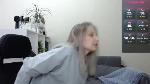 Snapshot of sunny_bunny6 chatting on January 10, 2025, 6:31 am Naomi online show from January 10, 2025, 6:31 am