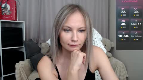 Snapshot of sunny_bunny6 chatting on January 12, 2026, 4:39 am Naomi online show from January 12, 2026, 4:39 am