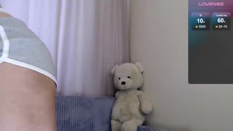 Snapshot of sunny_bunny6 chatting on February 5, 2026, 5:45 am Naomi online show from February 5, 2026, 5:45 am