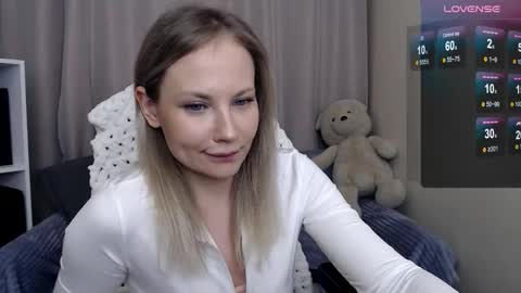 Snapshot of sunny_bunny6 chatting on February 8, 2026, 7:06 pm Naomi online show from February 8, 2026, 7:06 pm